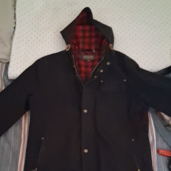 Pendleton Red and Black Plaid Shirt Jacket - Picture 4 of 8